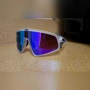Oakley latch panel